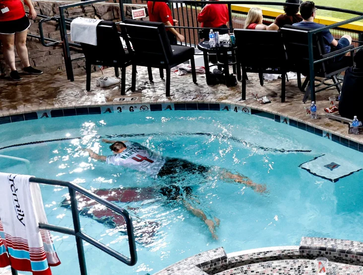 Fan Clearly Drowning In Diamondbacks Pool
