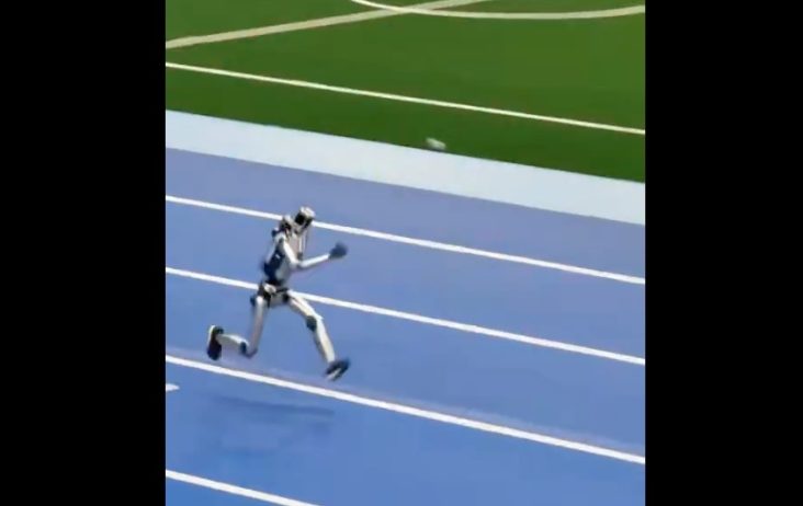 The Source |WTF? China’s Humanoid Robot ‘Superman’ Reaches Peak Speeds Faster Than Usain Bolt